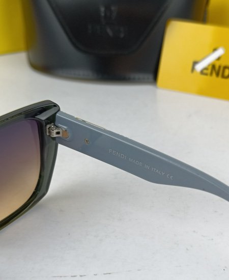 Fendi Sunglasses Gray FND18