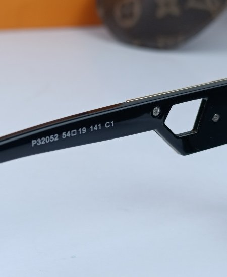 LV Ladies Sunglasses LV07