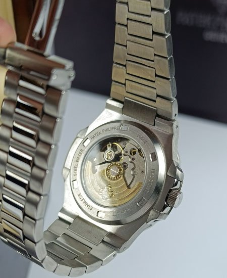 PATEK PHILIPPE Nautilus 5711 Green Auto Watch