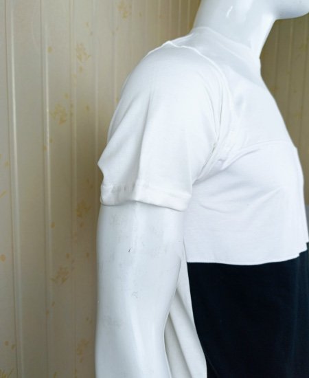 T-Shirts Back and White