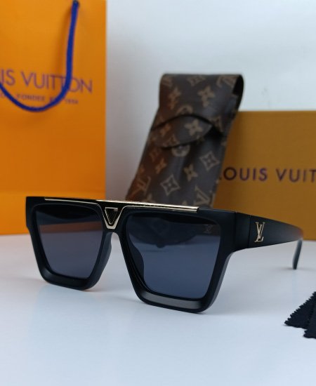 1.1 Louis V Evidence Sunglasses