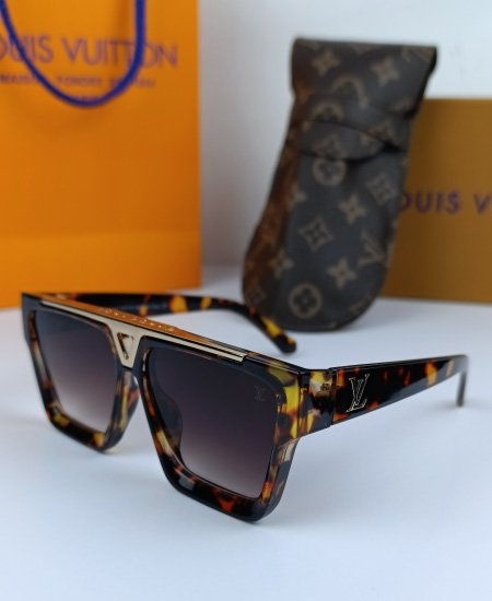 1.1 Louis V Evidence Sunglasses Cheeta