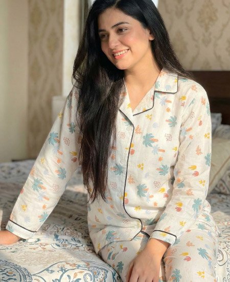 1.1 Zara Ladies Night Suit Palm