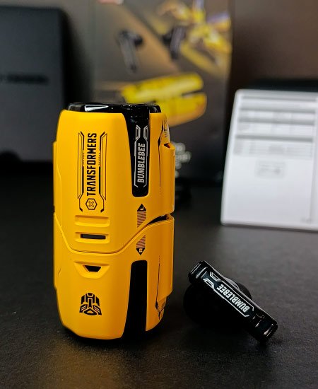 BumbleBee Earbuds Genuine Transformers 001