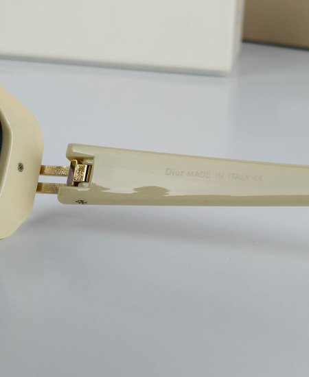 Dior Off-White iconic Sunglasses