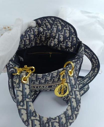 Dior handbag in Pakistan