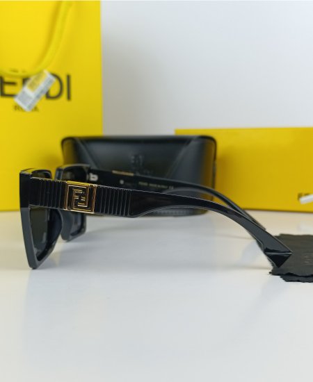 Fendi Sunglasses Black FND21