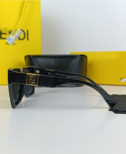 Fendi Sunglasses Black FND21
