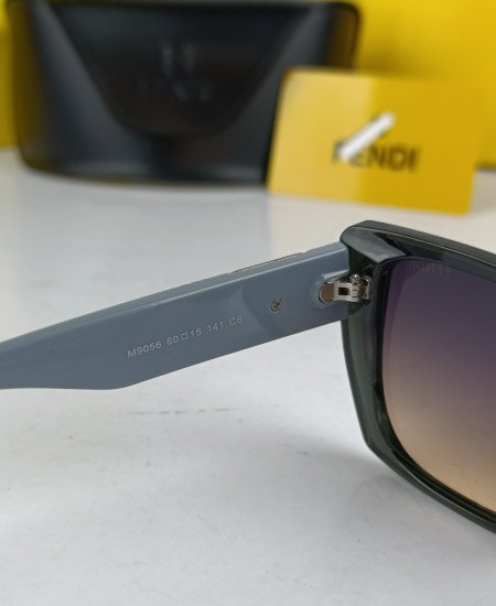 Fendi Sunglasses Gray FND18