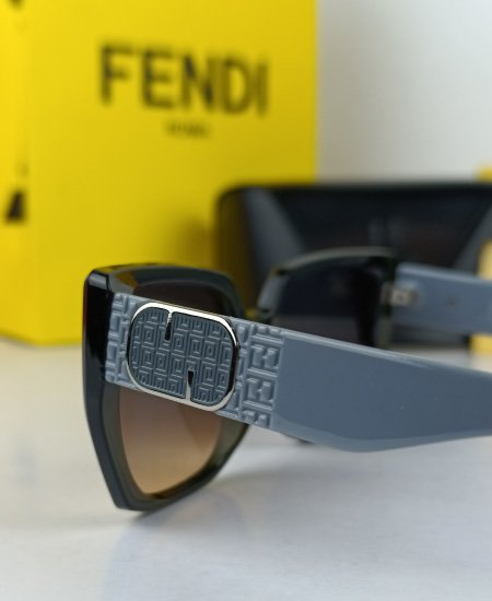 Fendi Sunglasses Gray FND18