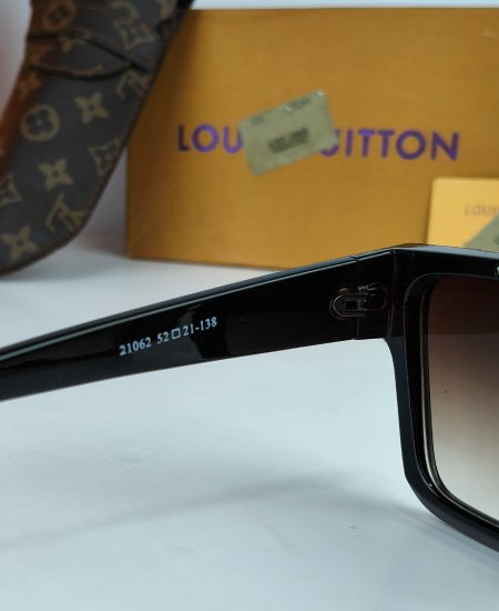 1.1 Louis V Evidence Sunglasses Glossy Brown
