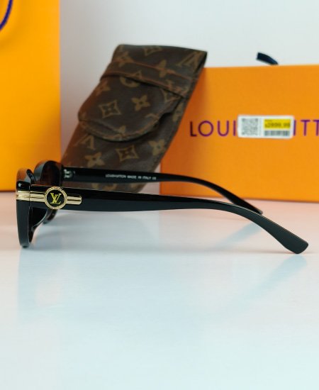 LV Ladies Black Sunglasses