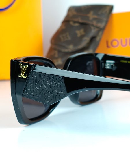 LV Ladies Black Sunglasses LV063