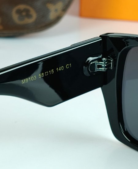 LV Ladies Black Sunglasses LV063