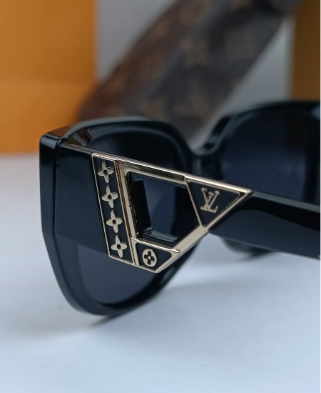 LV Ladies Sunglasses LV07