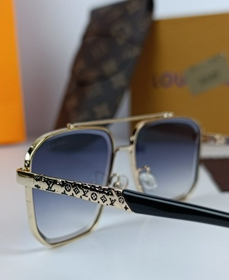 LV Sunglasses Square LV033