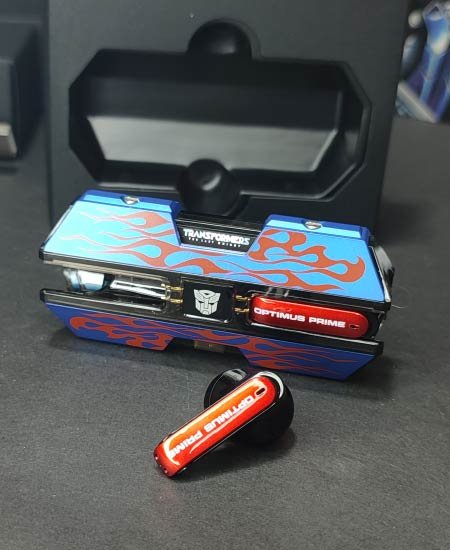 Optimus Prime Earbuds Original Transformers