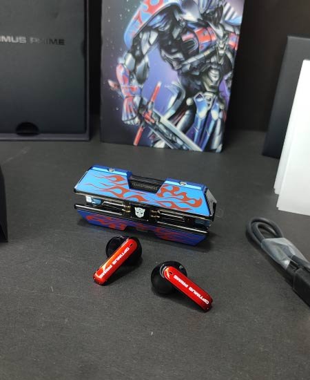 Optimus Prime Earbuds Original Transformers