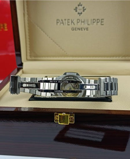 PATEK PHILIPPE Nautilus 5711 Green Auto Watch