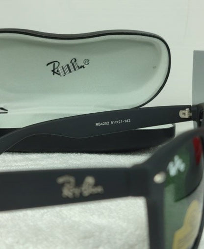 RayBN16-Wayfarer Mate Black Green