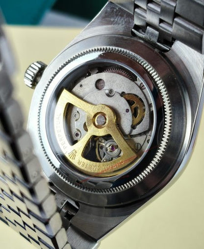 Rolex Land-Dweller Oyster, 40 mm, platinum M127336-0001