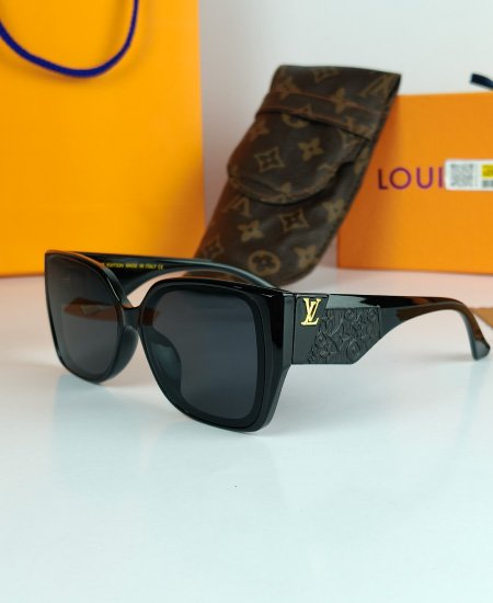 LV Ladies Black Sunglasses LV063