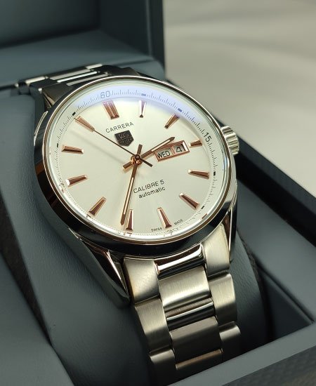 Tag Heuer Carrera Calibre 5 WAR201D.BA0723 watch