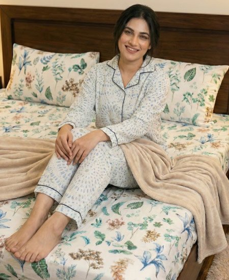 Zara Ladies Night Suit Accent Circle